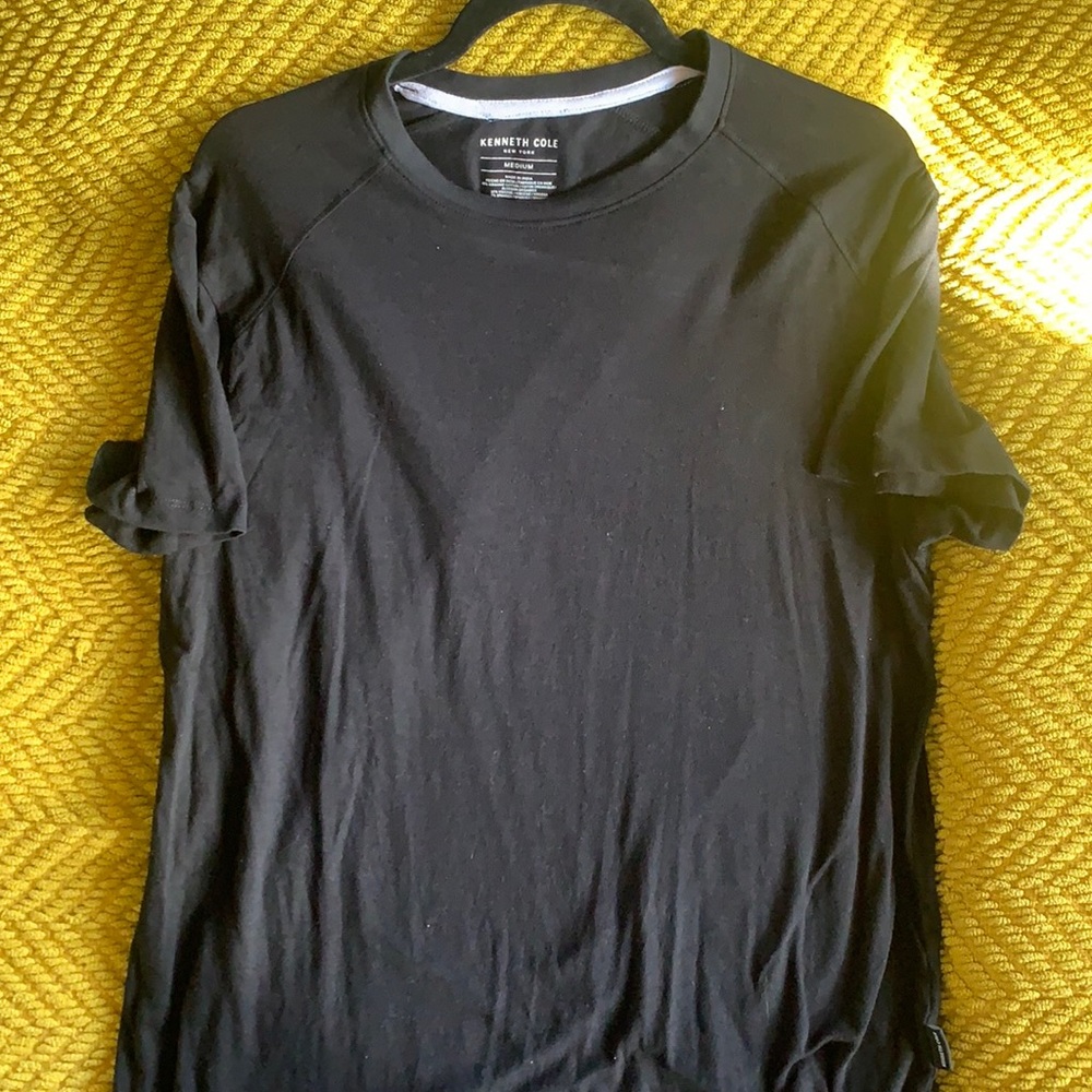 Medium Black Kenneth Cole t-shirt